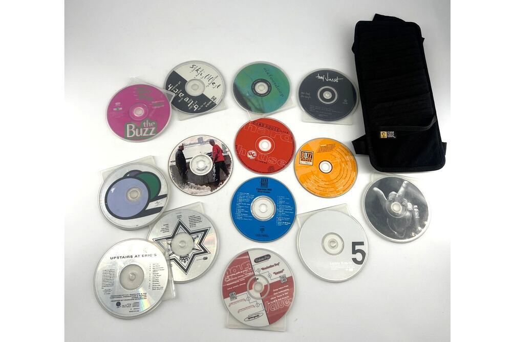 Lot of Cds Music CDS Compact Disc Case Logic Holder Black Bundle 90s Collectible